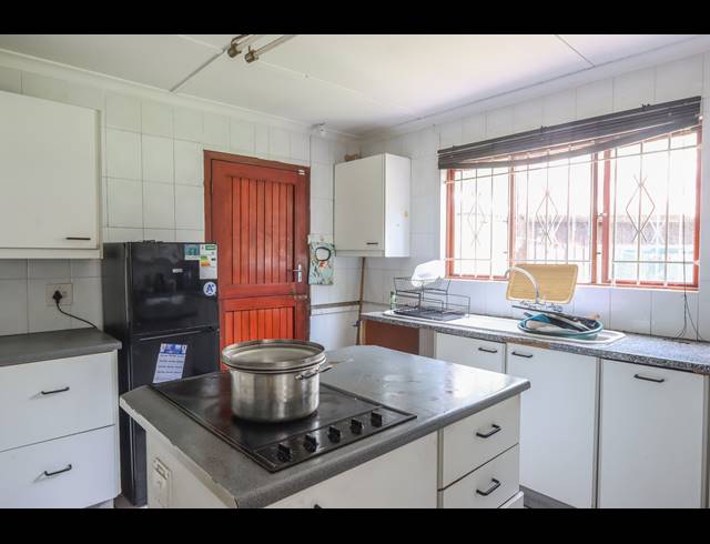 4 BEDROOM HOUSE FOR SALE IN WESTVILLE